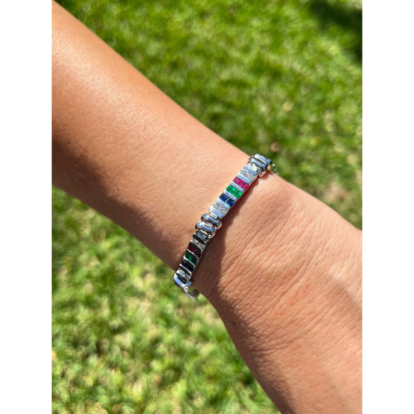 Bracelet en or blanc 18K avec diamants, rubis, émeraudes et saphirs de 12 carats