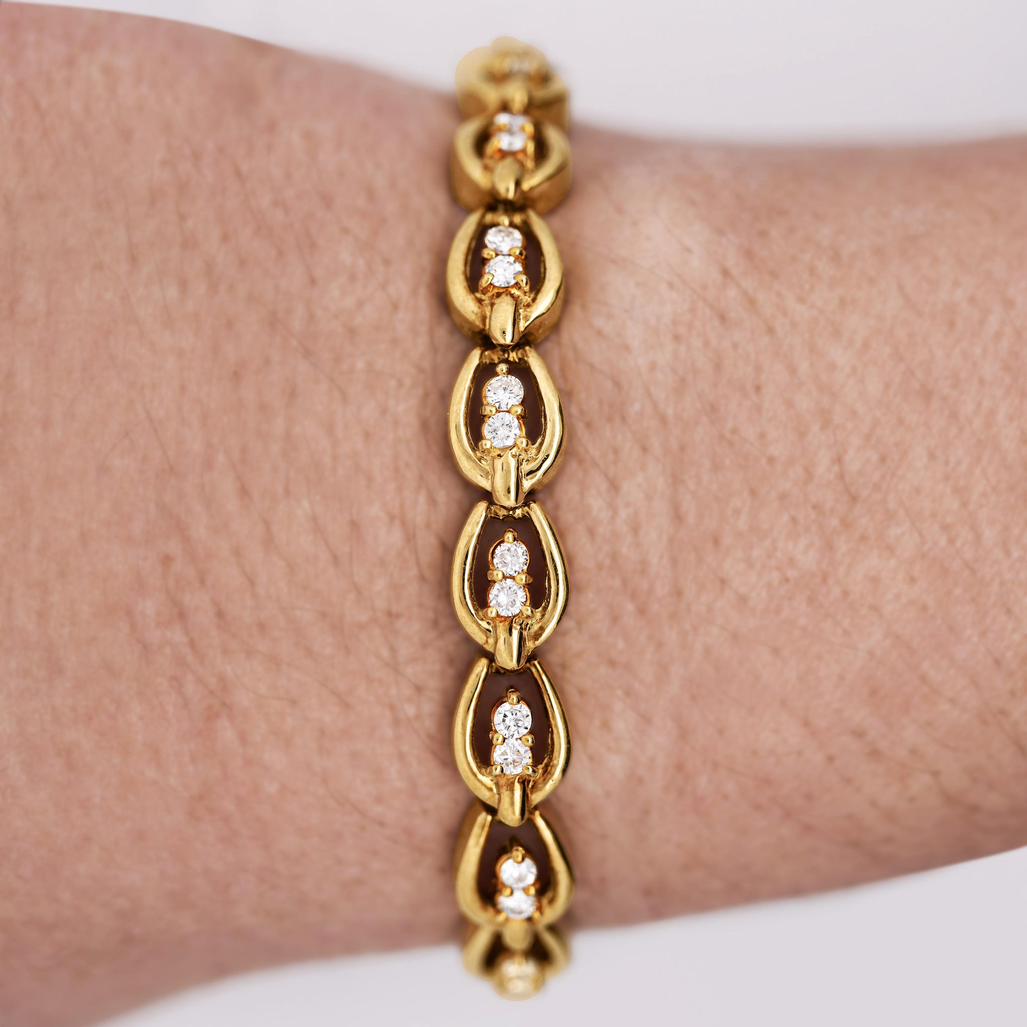 18K Gold Vintage Oval Interlocking Link Diamond Bracelet