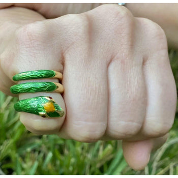 Ring serpente in oro 18K e smalto verde – Assay Jewelers