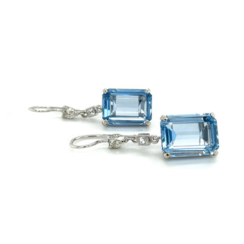 Orecchini pendenti in oro bianco 18K con spinello taglio smeraldo e diamanti – Assay Jewelers