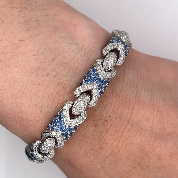 Bracelet pavé en or blanc 18K avec diamants naturels et saphirs bleus naturels