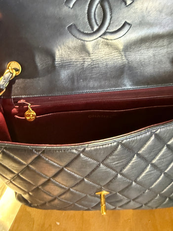 1990s Super Rare Chanel Vintage Jumbo Single Flap Lambskin Navy Blue Crossover – Assay Jewelers