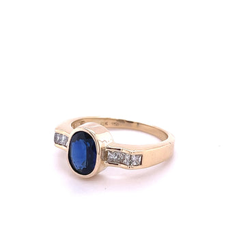 Bague en or 18k avec saphir bleu ovale de 1,48 carat et diamant taille princesse – Assay Jewelers