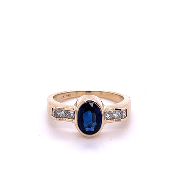 Bague en or 18k avec saphir bleu ovale de 1,48 carat et diamants taille princesse – Assay Jewelers