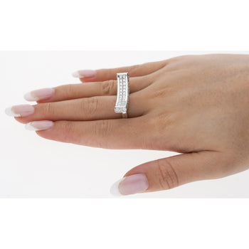 Ring sovrapposto con parte superiore curva, tempestato di diamanti taglio princess da 2 carati in 18K – Assay Jewelers
