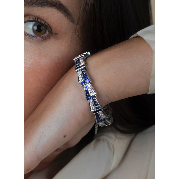 Bracelet Art déco en platine, saphirs bleus et diamants, 21 carats