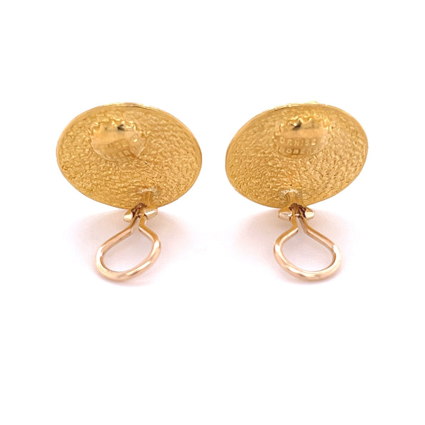 Boucles d’oreilles rondes motif pièce romaine Anciens en or 22 carats, signées Denise Roberge