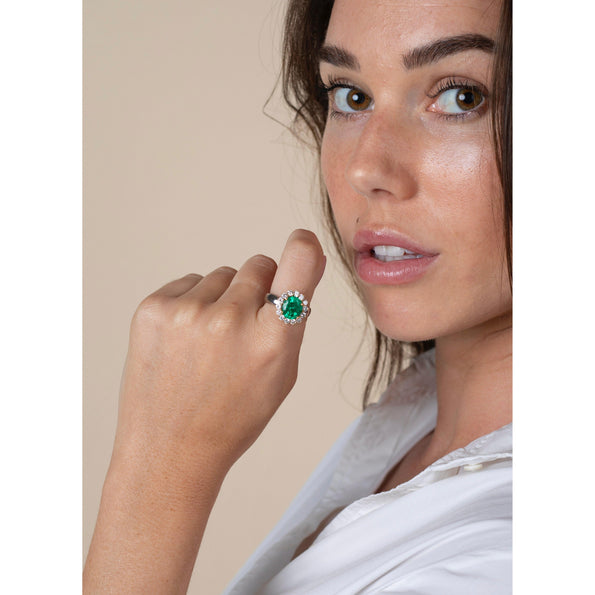 3 carats Bague halo en or blanc 18K avec émeraude colombienne vert vif et diamants