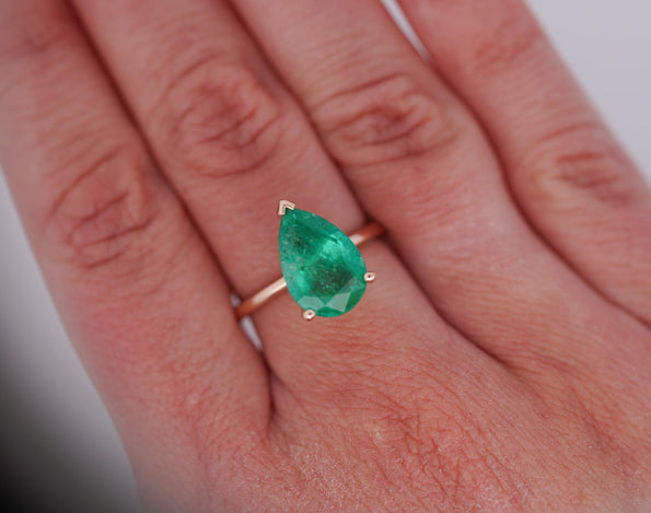 4.01 Carat Pear Cut Green Emerald Solitaire Ring in 18K Rose Gold