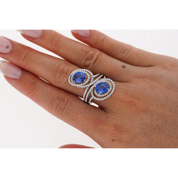 4,51 carati Ring con zaffiro blu ovale e diamante, design verticale a due pietre con pavé a spirale – Assay Jewelers