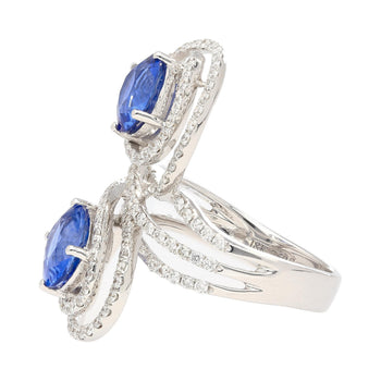 4,51 carati Ring con zaffiro blu ovale e diamante, design verticale a due pietre con pavé a spirale – Assay Jewelers