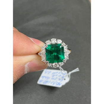5.20 carat Minor Oil Colombian Emerald and Diamond Halo Ring – Assay Jewelers