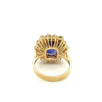 Ring con zaffiro blu taglio ovale da 7,15 carati e halo di diamanti in oro giallo 14K – Assay Jewelers