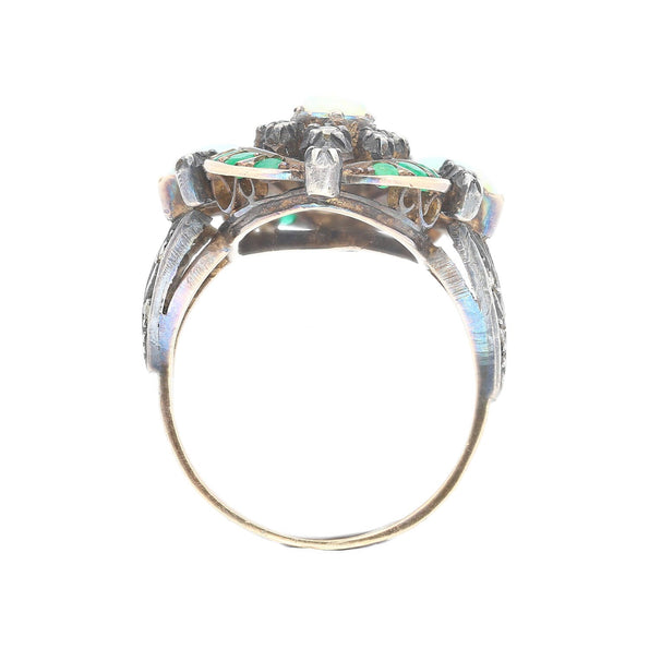 Bague antique de l’époque victorienne des années 1800 avec opale, émeraude et diamant, en or et argent