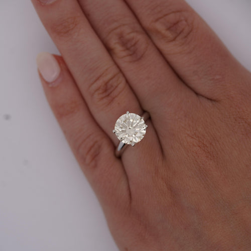 VS1 Diamond 14K White Gold Solitaire Engagement Ring