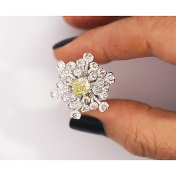 Ring Snowflake con diamante briolette Fancy Greenish Yellow da 1,52 carati certificato GIA – Assay Jewelers