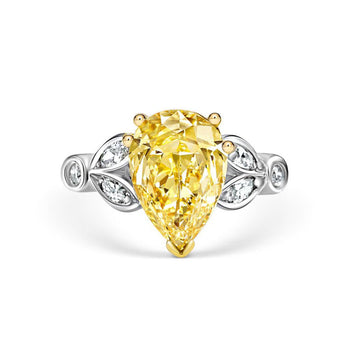 Ring in platino con diamante giallo fantasia e bianco a forma di pera, 2,07 carati, certificato GIA – Assay Jewelers