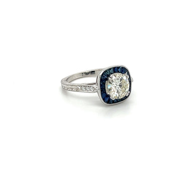 Natural da 1,40 carati, diamante taglio tondo con halo di zaffiri blu in montatura Ring Art Déco in filigrana – Assay Jewelers