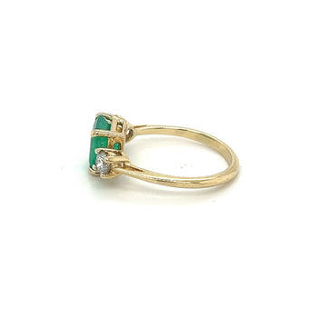 Natural emerald colombiana da 2,05 carati e diamante, Ring a tre pietre con fascia sottile in oro giallo 14K – Assay Jewelers