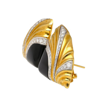Orecchini in onice naturale e diamanti, in oro giallo 18K e platino con finitura zigrinata – Assay Jewelers
