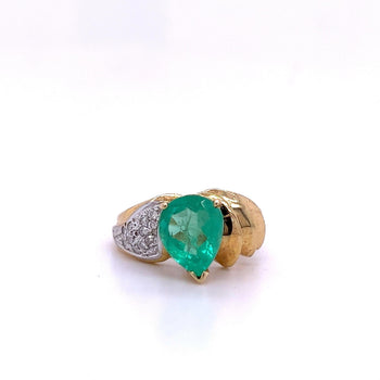 Ring con smeraldo colombiano taglio a pera e diamanti in oro giallo 14k – Assay Jewelers