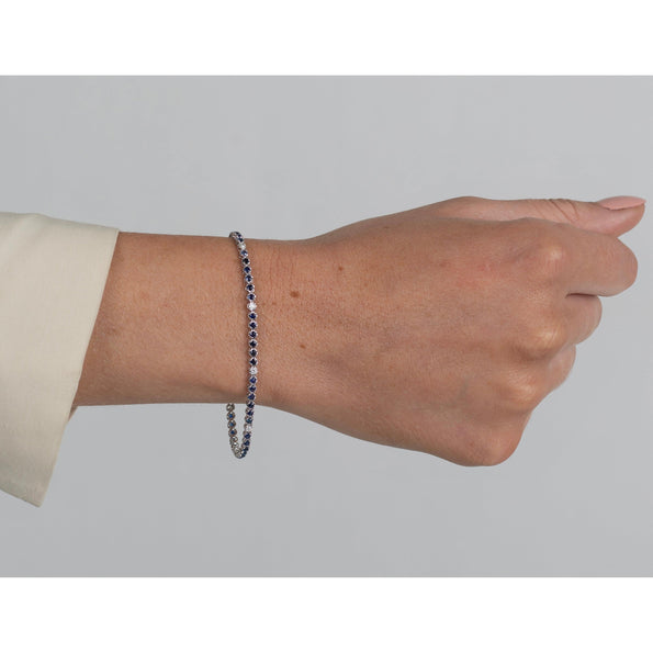 alt
Bracelet tennis à griffes en or blanc 14K avec saphirs bleus taille ronde et diamants