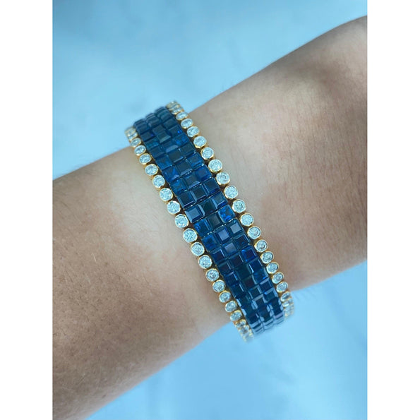 Bracelet tennis à grappes en saphirs bleus taille carrée et diamants
