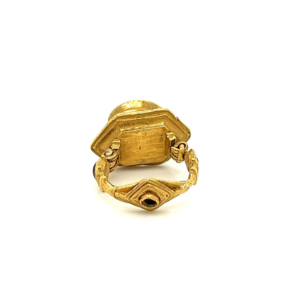 Bague Anciens en or 22K, style renaissance égyptienne, avec émeraude taille cabochon et grenat
