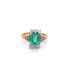 Ring عتيق من الذهب عيار 18 قيراطًا Vintage بزمرد كولومبي عيار 2.77 قيراطًا Diamonds مقطوعة على شكل تريليون