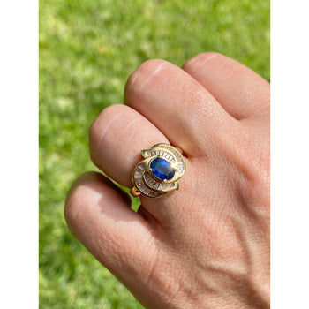 Bague cocktail Anciens en or 14k avec saphir bleu et diamant taille baguette – Assay Jewelers