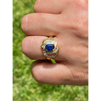 Bague de cocktail Anciens en or 14k avec saphir bleu et diamants taille baguette – Assay Jewelers